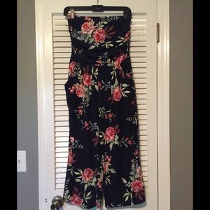 Navy blue floral romper with pockets size Small